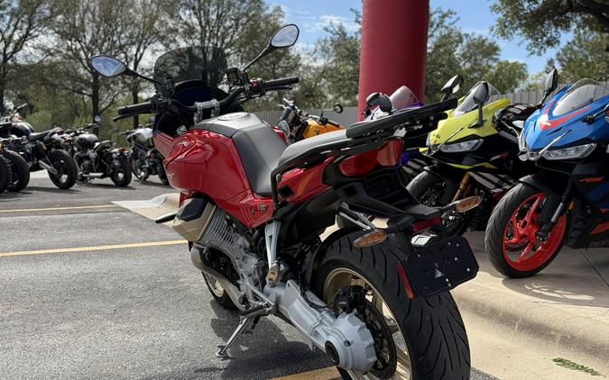 2024 Moto Guzzi V100 Mandello