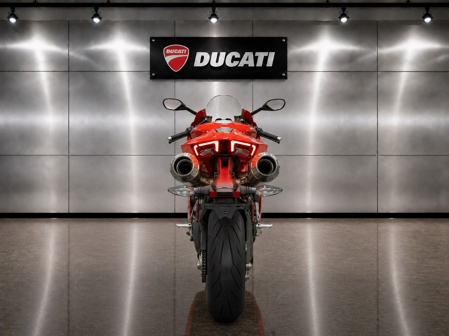 2026 PANIGALE V4 W/COMPLETE Akrapovic TITANIUM EXHAUST