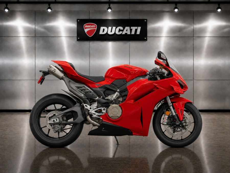 2026 PANIGALE V4 W/COMPLETE Akrapovic TITANIUM EXHAUST