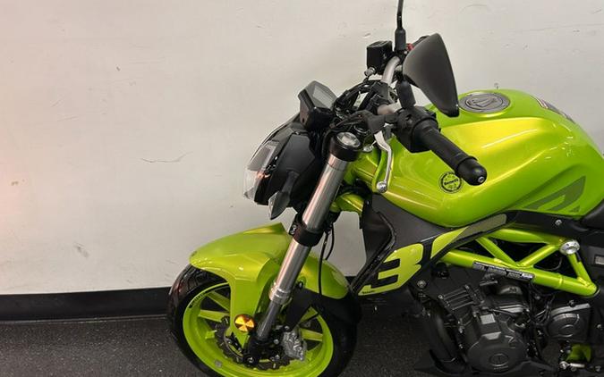 2023 Benelli 302S