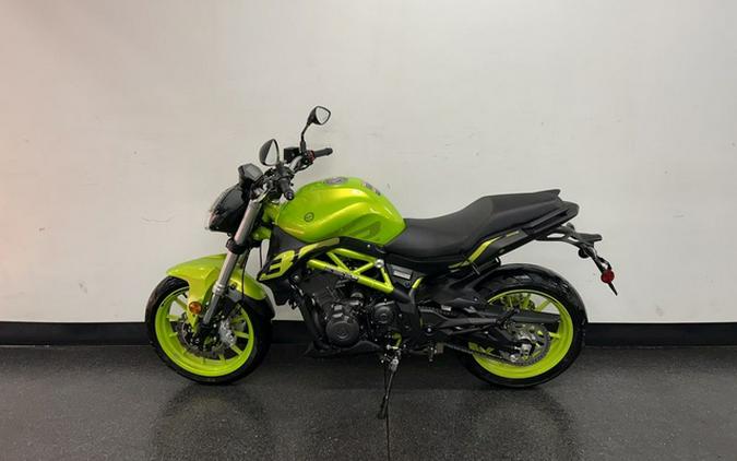 2023 Benelli 302S