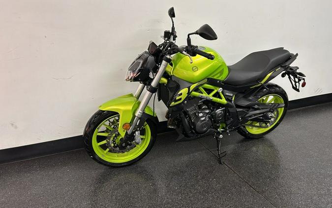 2023 Benelli 302S