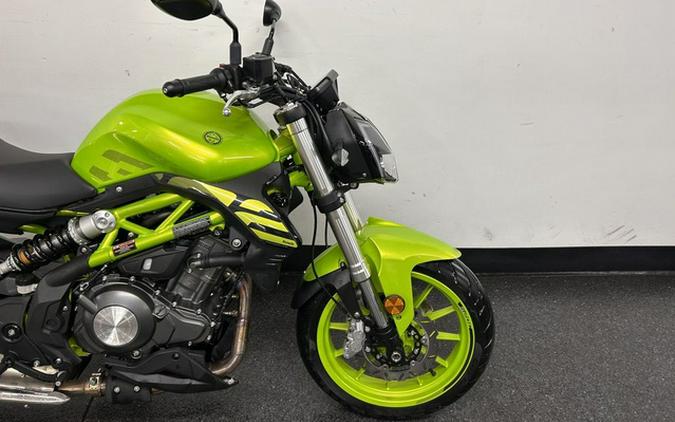 2023 Benelli 302S