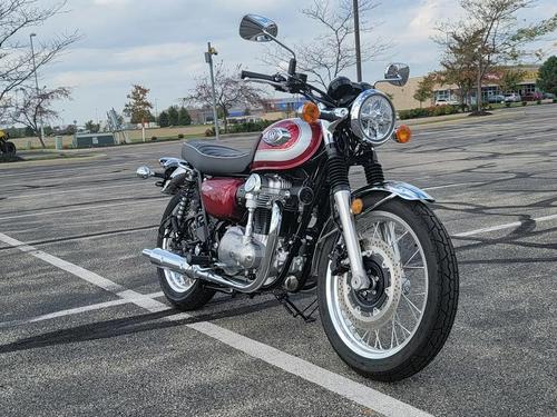 2020 Kawasaki W800 Review: Retro Motorcycle (14 Fast Facts)