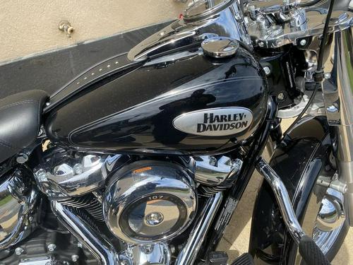 2021 Harley-Davidson® FLHC - Heritage Classic