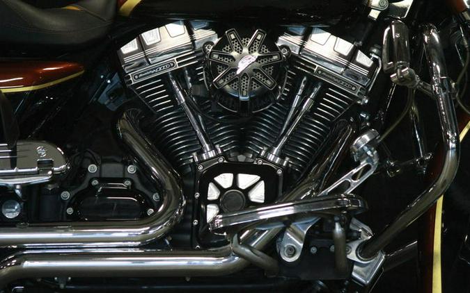 2008 Harley-Davidson® FLHTCUSE3 - CVO™ Ultra Classic® Screamin' Eagle® Anniversary Electra Glide®