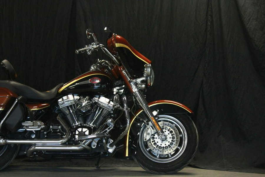 2008 Harley-Davidson® FLHTCUSE3 - CVO™ Ultra Classic® Screamin' Eagle® Anniversary Electra Glide®