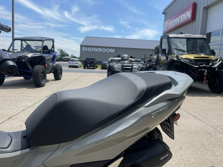 2025 Honda® PCX