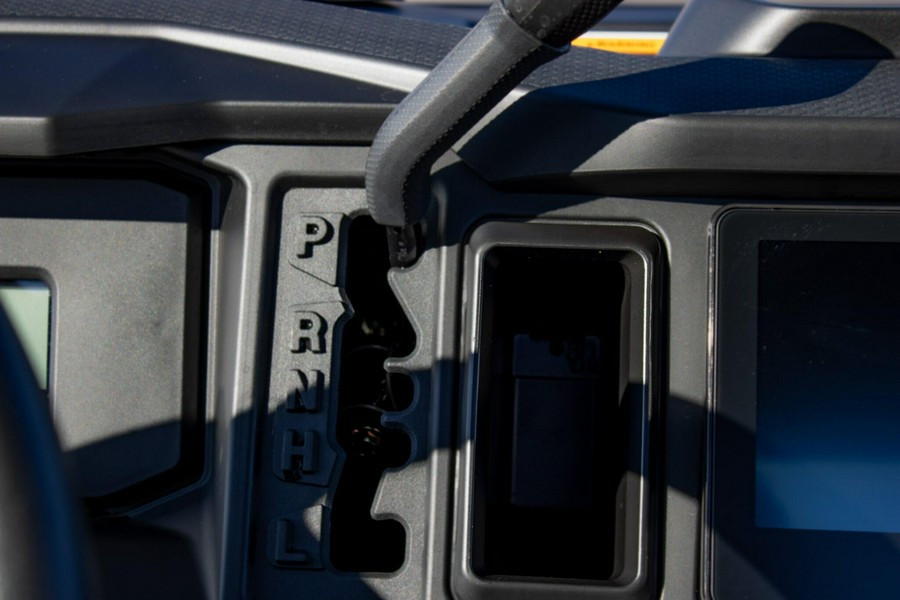 2026 CAN-AM DEFENDER XT HD11 WITH 1025 INCH TOUCHSCREEN