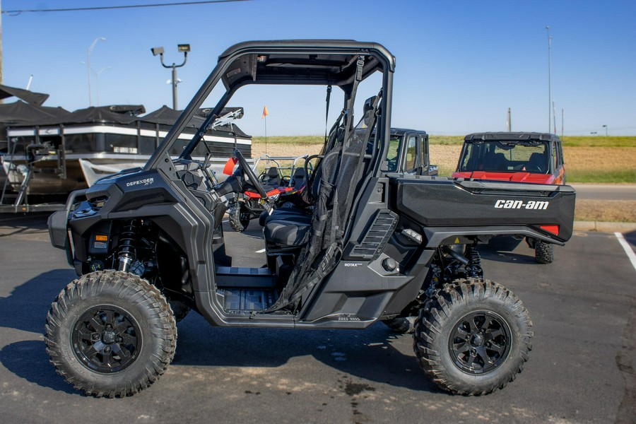 2026 CAN-AM DEFENDER XT HD11 WITH 1025 INCH TOUCHSCREEN