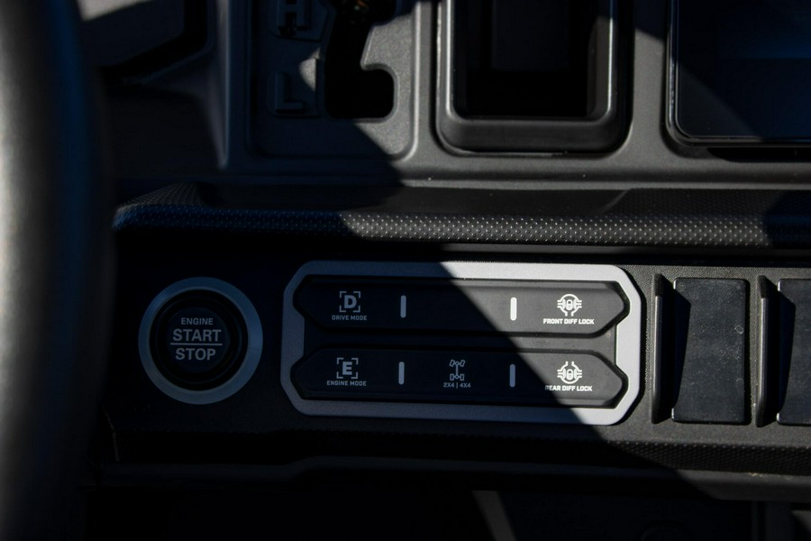 2026 CAN-AM DEFENDER XT HD11 WITH 1025 INCH TOUCHSCREEN