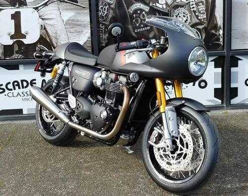 2020 Triumph Thruxton RS Review (17 Fast Facts)