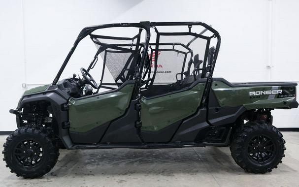 2023 Honda® Pioneer 1000-6 Deluxe Crew