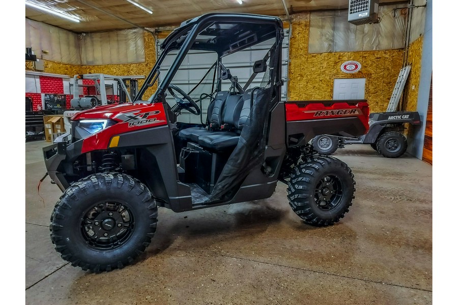 2025 Polaris Industries RGR XP 1000 PREMIUM - SUNSET RED