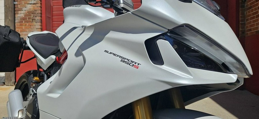 2023 Ducati Supersport 950 S Arctic White