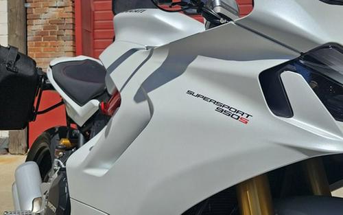 2023 Ducati Supersport 950 S Arctic White
