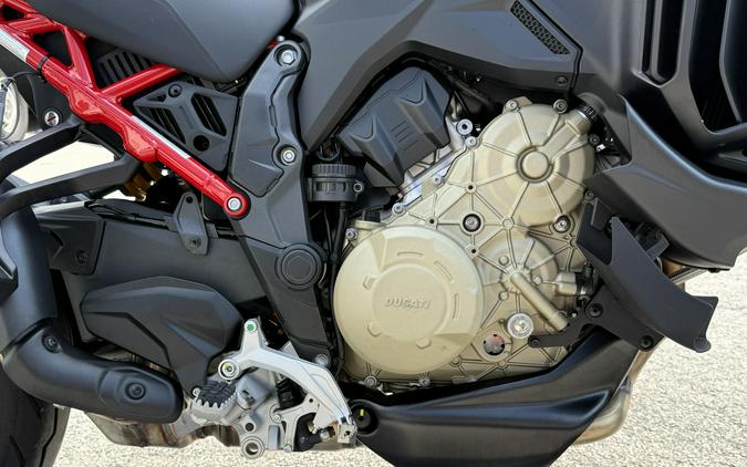 2026 Ducati MULTISTRADA V4 PIKES PEAK