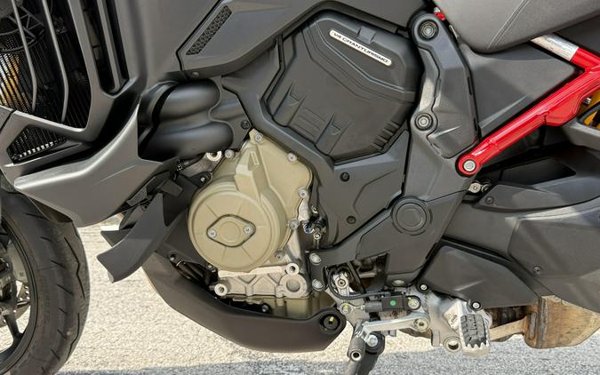 2026 Ducati MULTISTRADA V4 PIKES PEAK