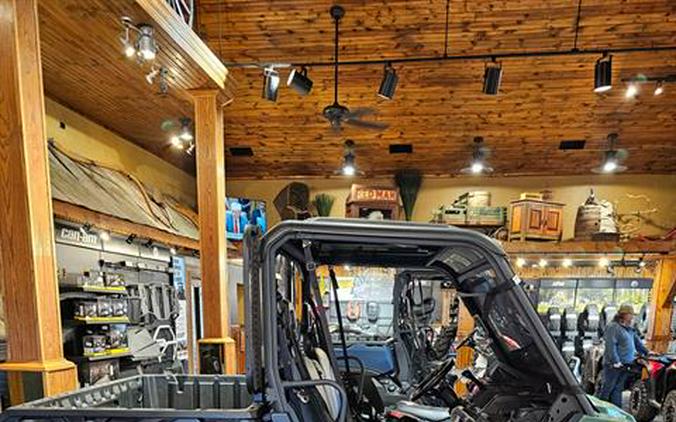 2026 Can-Am Defender HD9