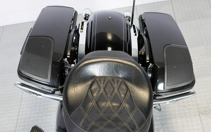 2016 Harley-Davidson Street Glide Special FLHXS