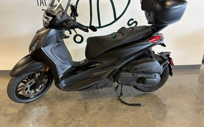 2024 Piaggio BV 400 Deep Black