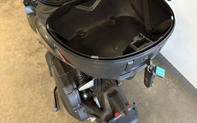 2024 Piaggio BV 400 Deep Black