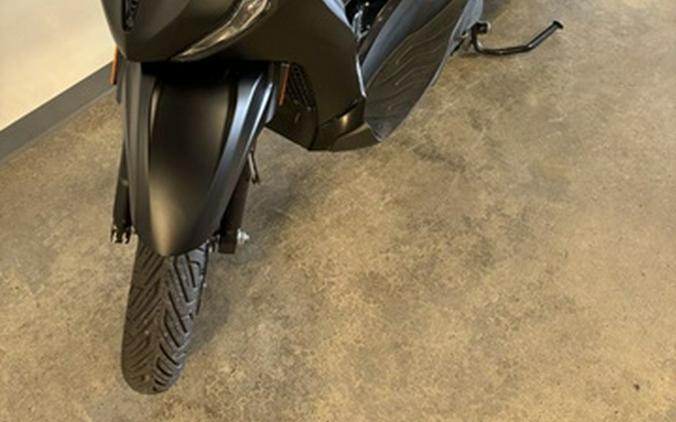 2024 Piaggio BV 400 Deep Black
