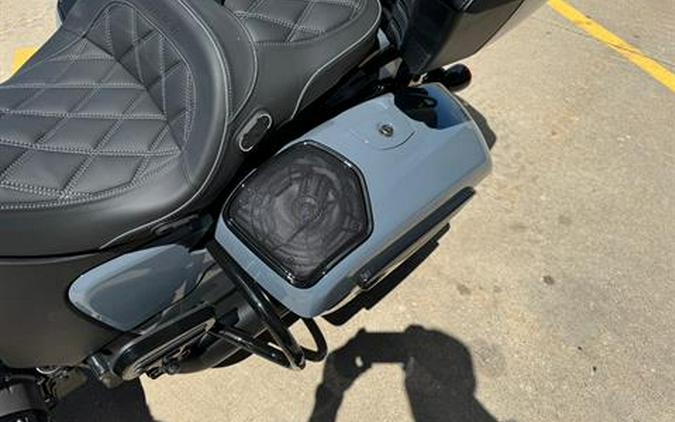 2024 Indian Motorcycle Pursuit® Dark Horse® with PowerBand Audio Package