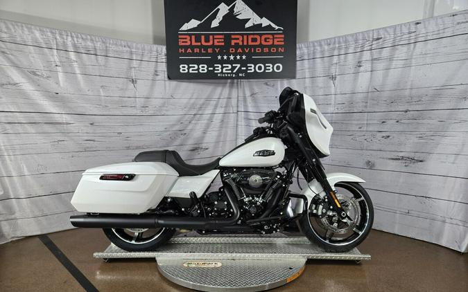 2024 Harley-Davidson Street Glide® White Onyx Pearl