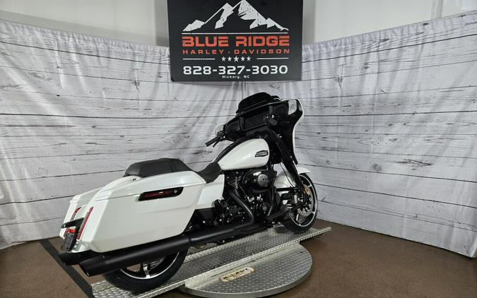 2024 Harley-Davidson Street Glide® White Onyx Pearl