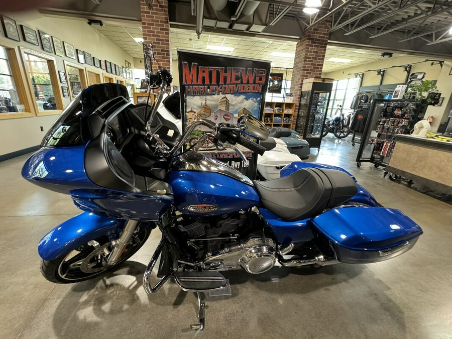 2024 Harley-Davidson Road Glide™ Blue Burst