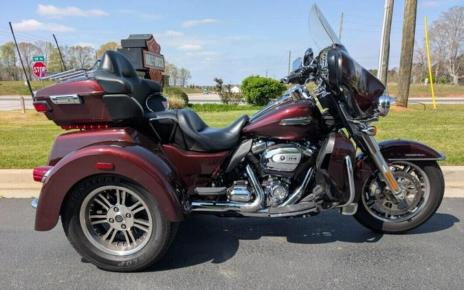 2019 Harley-Davidson® Tri Glide® Ultra Twisted Cherry