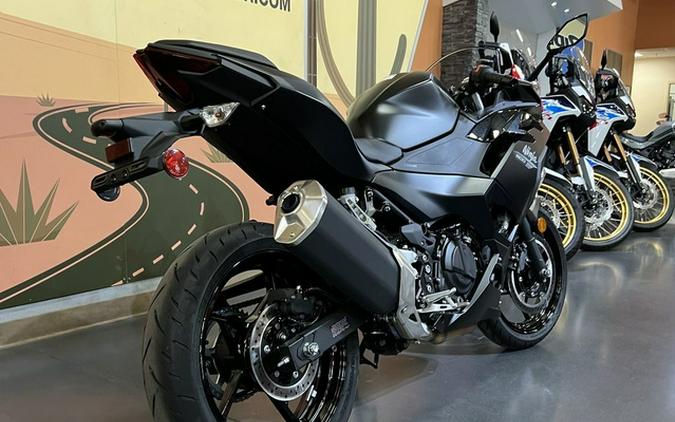 2026 Kawasaki Ninja 500 Metallic Flat Spark Black