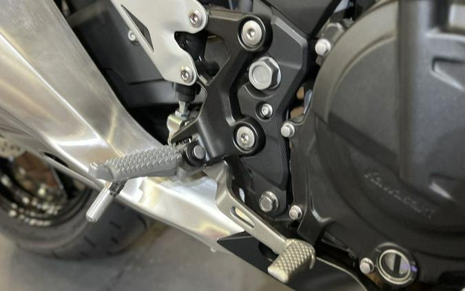 2026 Kawasaki Ninja 500 Metallic Flat Spark Black