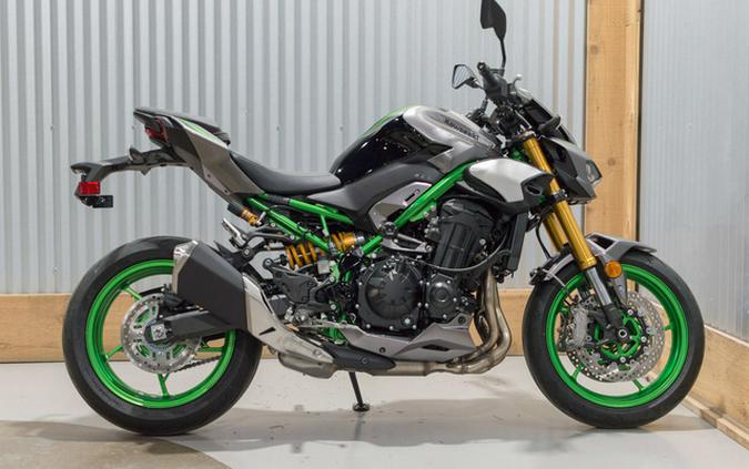 2025 Kawasaki Z900 SE ABS