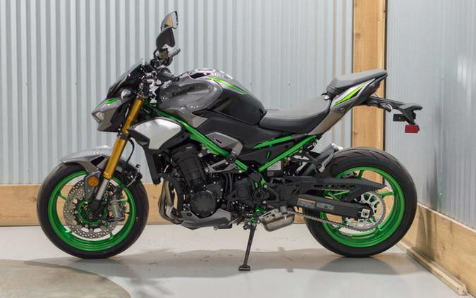 2025 Kawasaki Z900 SE ABS