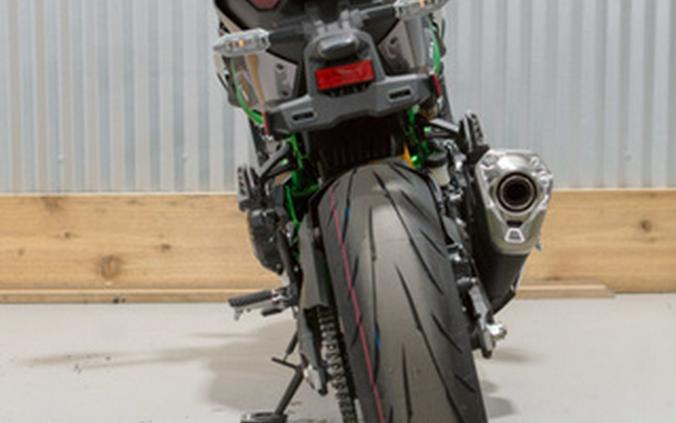 2025 Kawasaki Z900 SE ABS