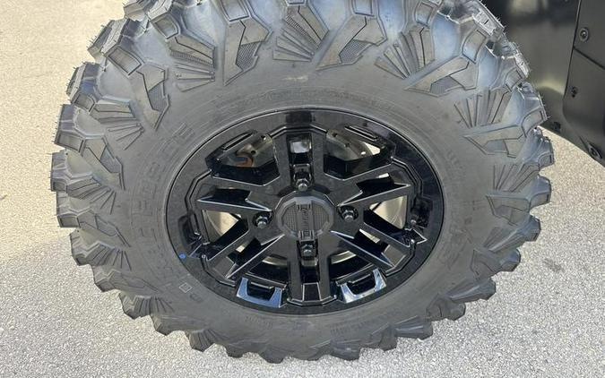 2026 Can-Am® Defender MAX Limited HD11