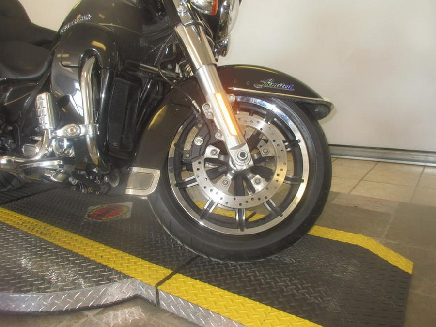 2017 Harley-Davidson® FLHTKL - Ultra Limited Low