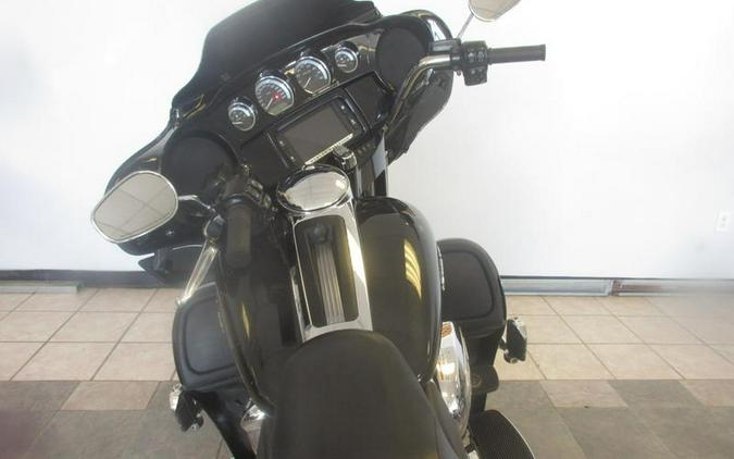 2017 Harley-Davidson® FLHTKL - Ultra Limited Low