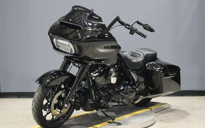 2021 Harley-Davidson Road Glide Special Vivid Black - Black Finish