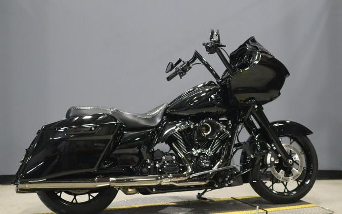 2021 Harley-Davidson Road Glide Special Vivid Black - Black Finish