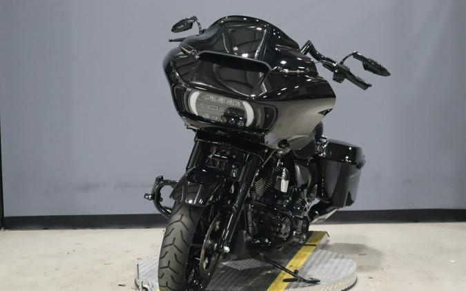 2021 Harley-Davidson Road Glide Special Vivid Black - Black Finish