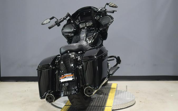 2021 Harley-Davidson Road Glide Special Vivid Black - Black Finish