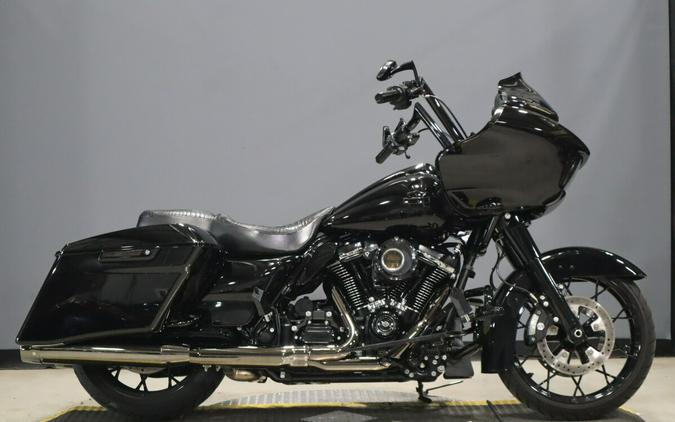2021 Harley-Davidson Road Glide Special Vivid Black - Black Finish