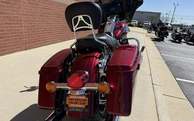 2016 Harley-Davidson® Road King® Velocity Red Sunglo