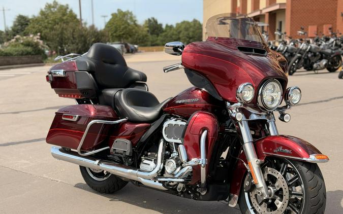 2017 Harley-Davidson® Ultra Limited FLHTK Two-Tone Mysterious Red Sunglo/Velocity Red Sunglo 666203