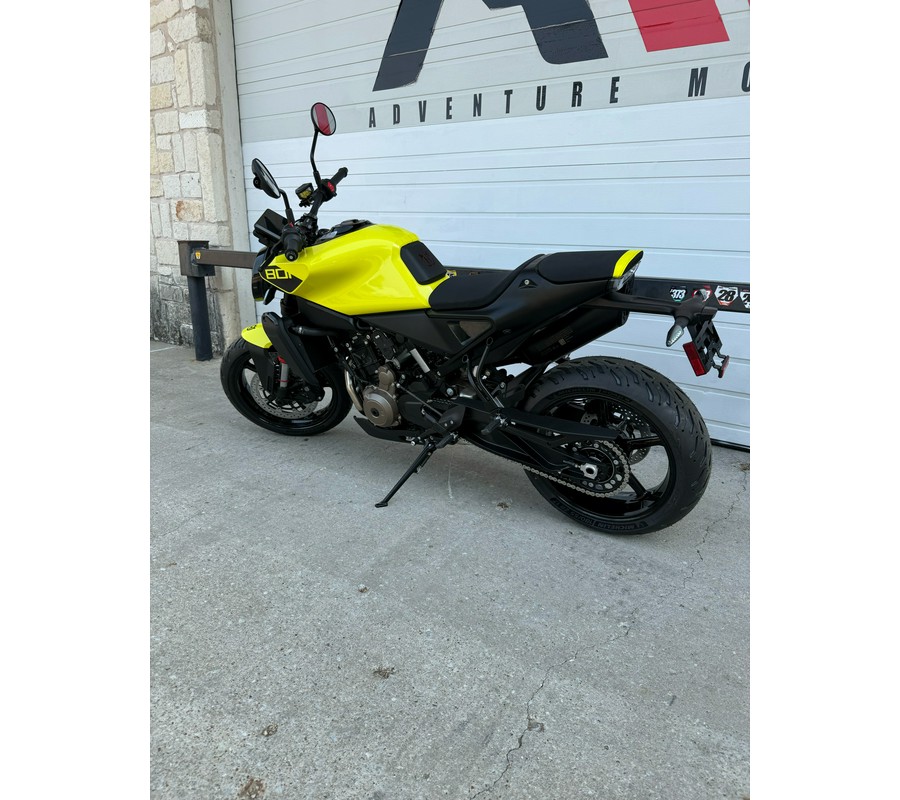 2025 Husqvarna Vitpilen 801