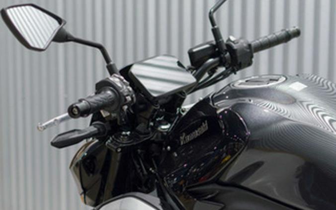 2025 Kawasaki Z900 ABS Metallic Spark Black/Metallic Carbon Gray
