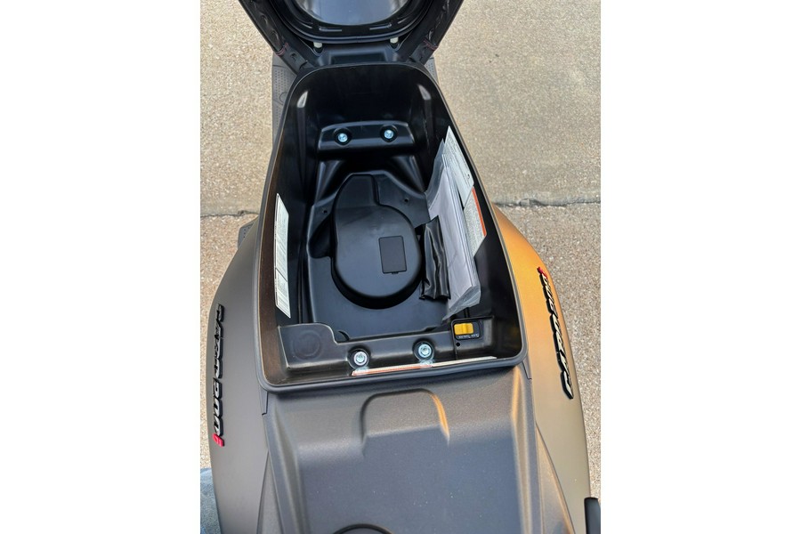 2025 Cabo 200i Matte Stealth - Lance